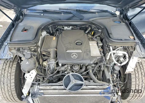 2017 Mercedes-Benz Glc 300 4Matic z USA, uszkodzony, nr VIN WDC0G4KB1HF243997